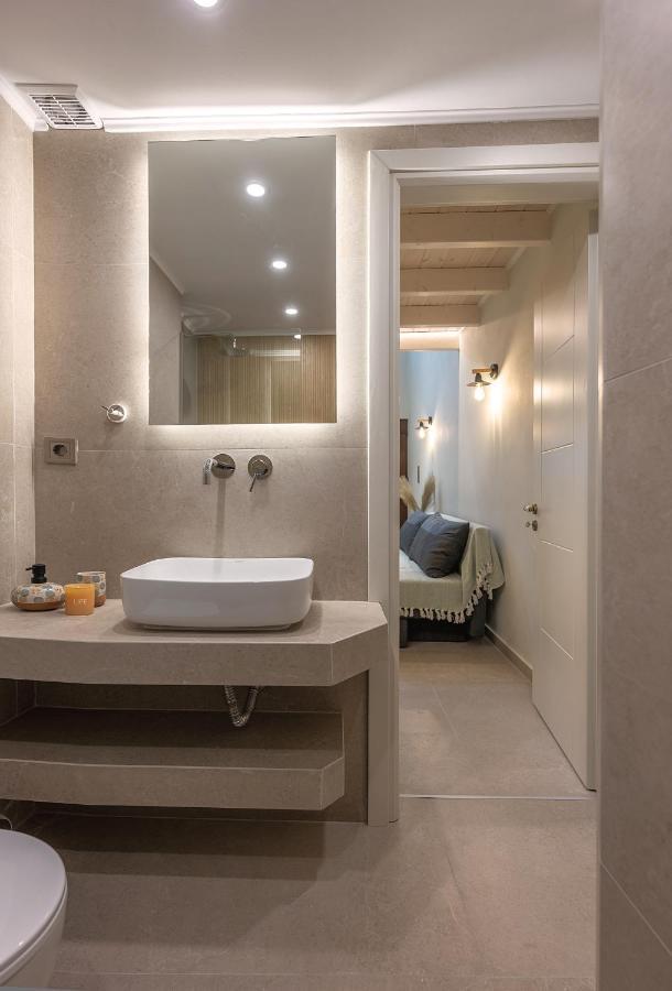 Apollo Luxury Suites Preveza Bagian luar foto